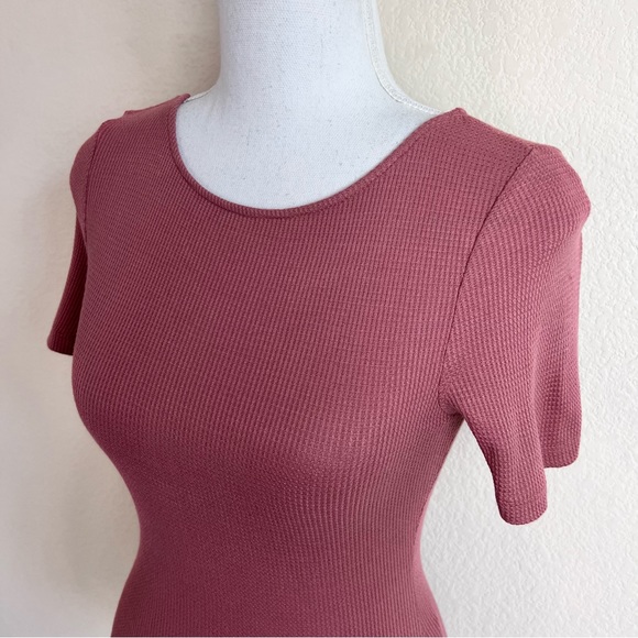NWT Forever 21 Mauve Ribbed Honeycomb Scoop Back Bodysuit - Picture 3 of 5